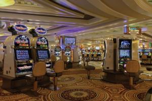 Caesar's-Atlantic-City-Gaming-Slots-2 Caesar's-Atlantic-City-Gaming-Slots-2