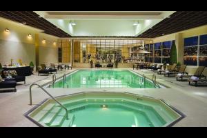 Caesars-Windsor-Property-Amenities-Fitness-Pool-1 Caesars-Windsor-Property-Amenities-Fitness-Pool-1