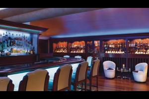Harrah's-Lake-Tahoe-Dining-Upscale-Clich‚-Lounge-1 Harrah's-Lake-Tahoe-Dining-Upscale-Clich‚-Lounge-1