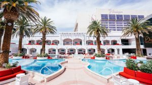 Drai S Club The Cromwell Hotel Las Vegas Night View Of The Pool At Drai S Beachclub Nightclub In Cromwell Las Vegas