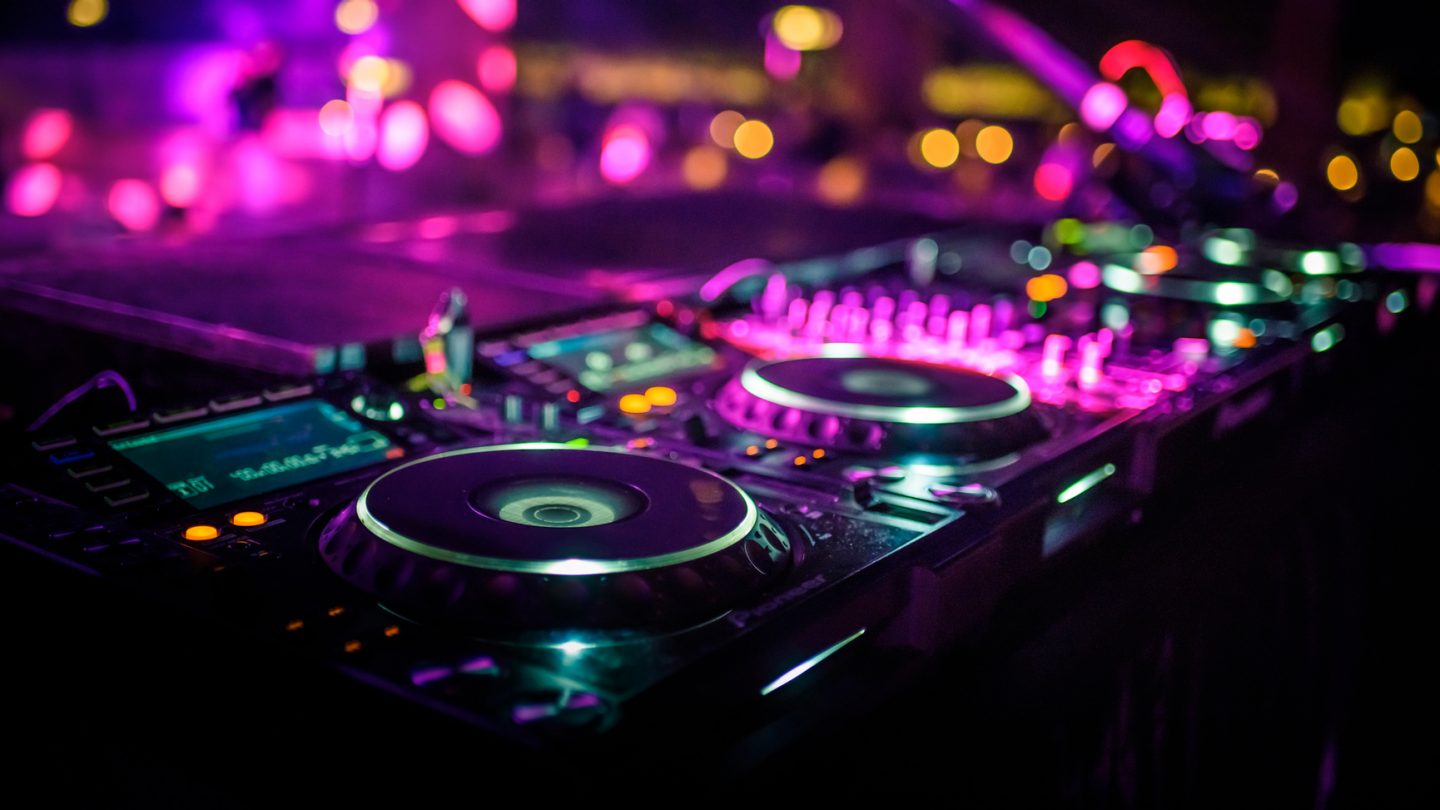 Vegas Wedding Cost How Much Does It Cost to Get Married in Vegas Caesars