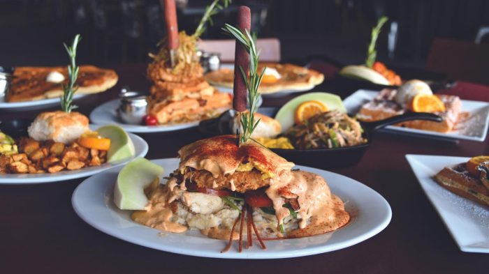 tac hash house a go go table of food