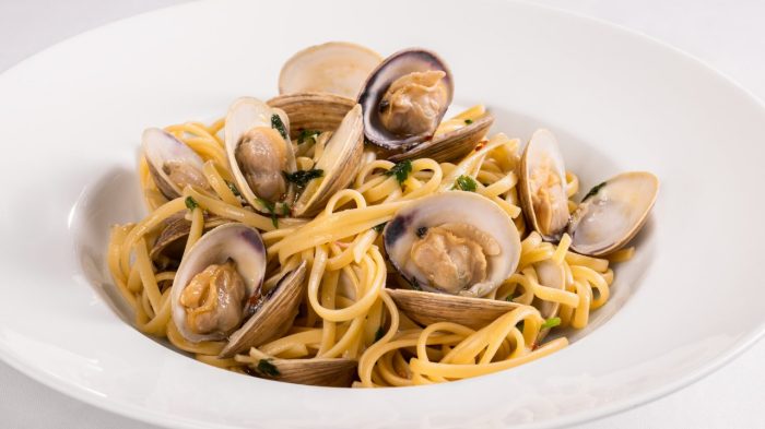 atl la strada linguini clams