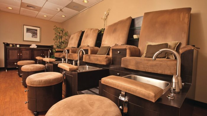 Harrahs Gulf Coast Bellissimo Spa & Salon spa chairs