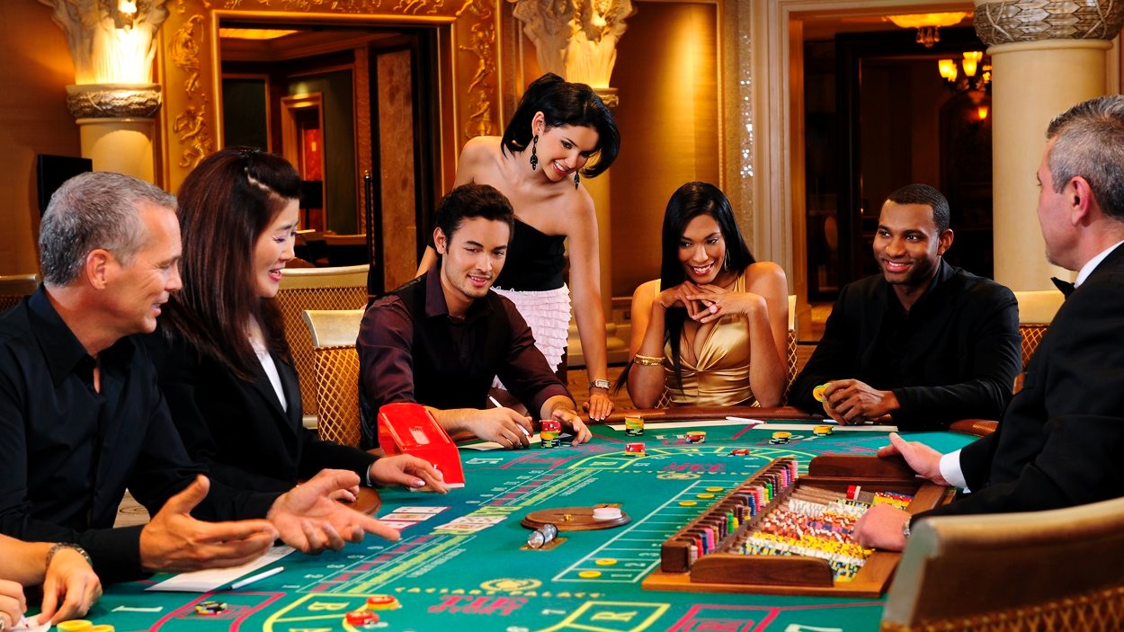 Experience Las Vegas Hotels, Shows and Casinos - Caesars Vegas