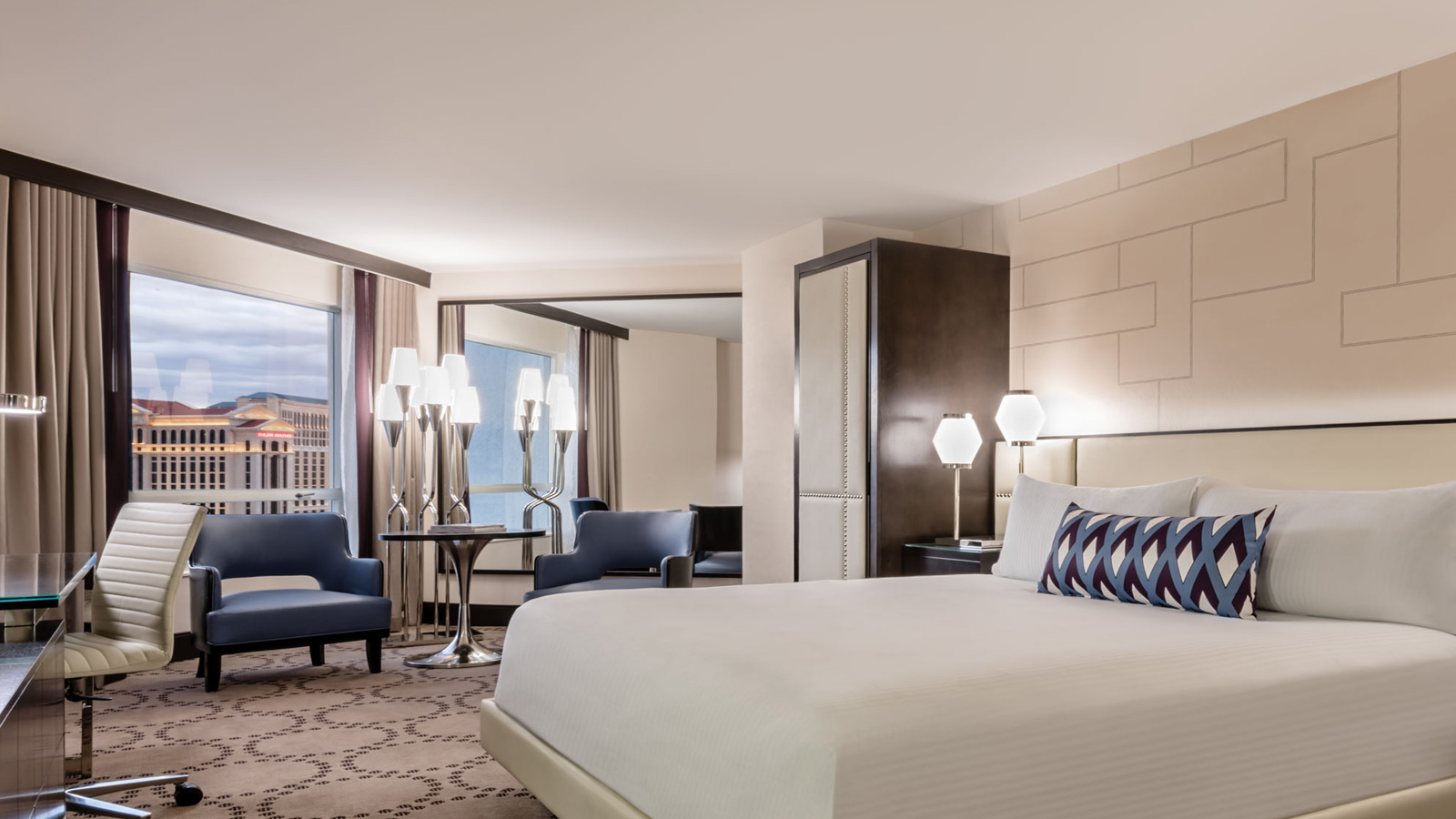 Luxury Las Vegas Hotel Rooms & Suites