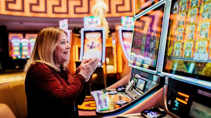 Windsor Casino - Slots, Table Games, Poker | Caesars Windsor