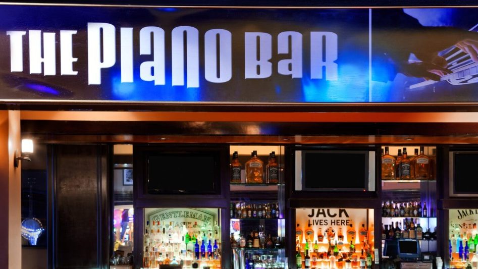 The Piano Bar Harrah S Las Vegas Hotel Casino